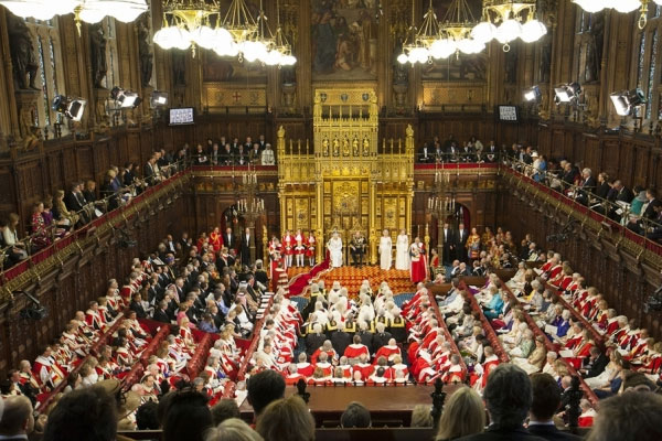 Lordlar Kamarası'ndan 'Brexit'e engel