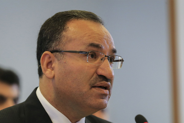 Almanya Bekir Bozdağ'ın toplantısını iptal etti