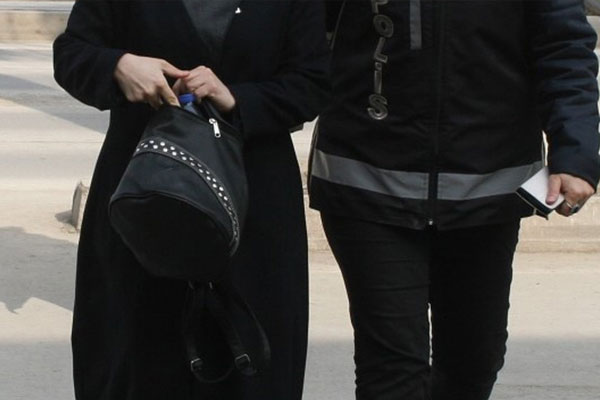 Kadın öğretmenlere FETÖ’den gözaltı kararı