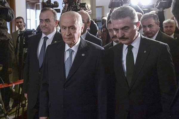 MHP'den bir yazara daha tepki geldi