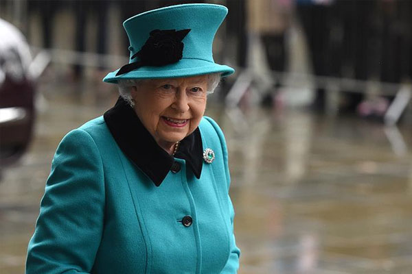 İngiliz parlamentosundan Kraliçe'ye zam