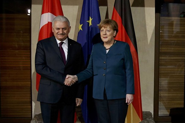 Almanya ile kriz sonrasında Yıldırım ve Merkel görüştü!