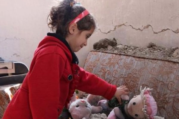 Eğitime deprem engeli! Okullar 2 gün tatil edildi