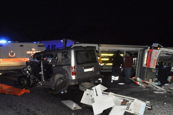 Bitlis Tatvan'da feci kaza: 4 ölü!