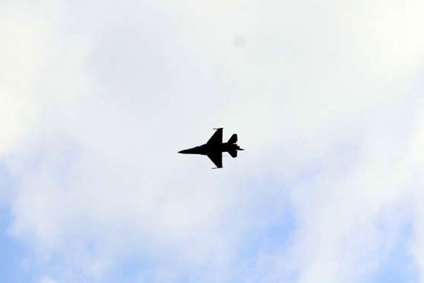 Irak'ın kuzeyine hava harekatı