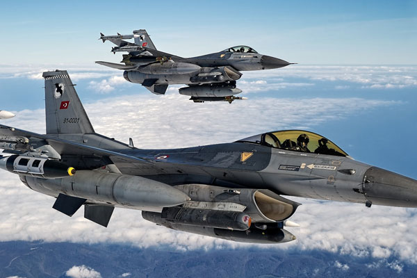 Şemsiyeli PKK'lılar F-16'lara yakalandı