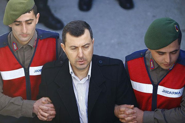 Erdoğan'ın eski başyaveri savunma yapacak