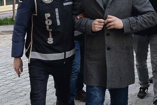 Rütbeli askerlere FETÖ gözaltısı