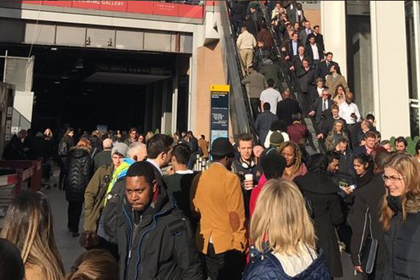 Londra'da bomba paniği