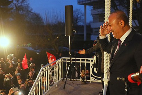 Çavuşoğlu: Kahrolsun PKK demeyin Almanya üzülür