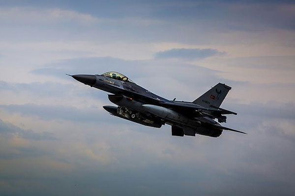 Irak'ın kuzeyindeki PKK sığınaklarına hava harekatı