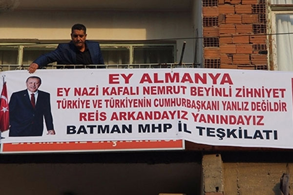 MHP teşkilatından Erdoğan'a pankartlı destek