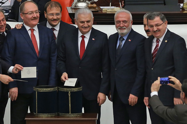 'Başbakan Yıldırım referandumda 'Hayır' diyecek'