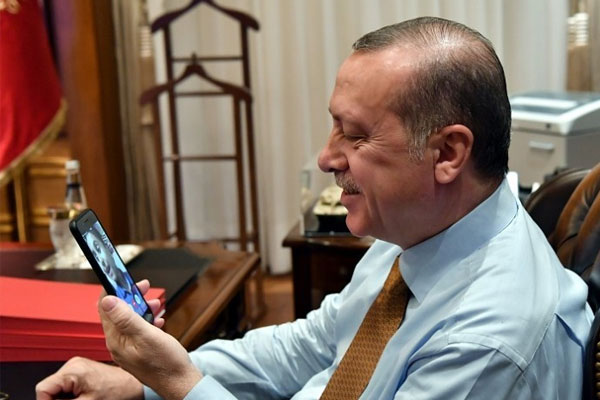 Erdoğan, lösemi hastası çocuk ile görüştü