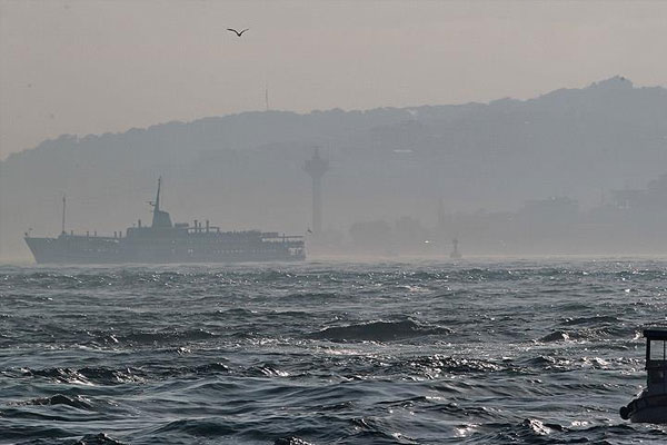İstanbul Boğazı çift yönlü geçişe kapatıldı