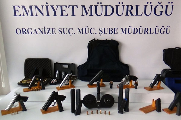 İstanbul’da silah kaçakçılığı şebekesi çökertildi: 5 gözaltı