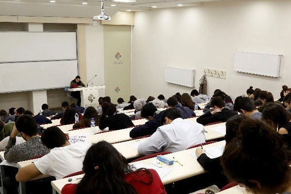 2 milyondan fazla öğrenci yarın YGS'de ter dökecek