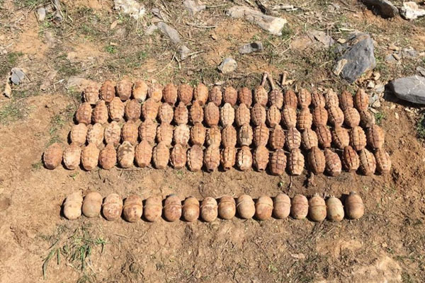 Batman’da 93 el bombası ele geçirildi