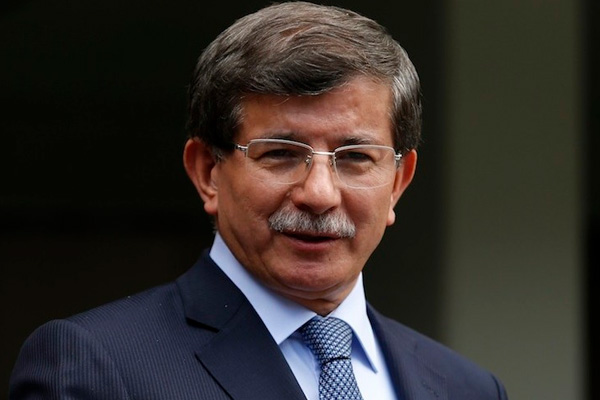 Davutoğlu'ndan Hollanda'ya eleştiri