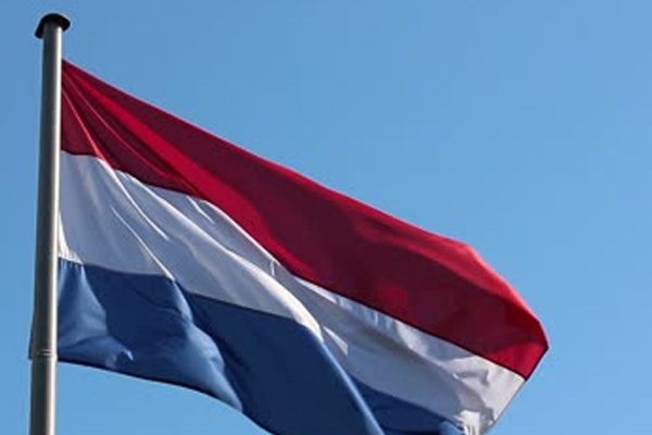 Hollanda polisi Türk Büyükelçi'nin Konsolosluktan çıkışına izin vermiyor!