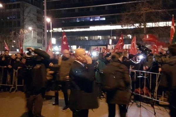 Hollanda'dan bir adım daha! Noodbevel’i ilan edildi!