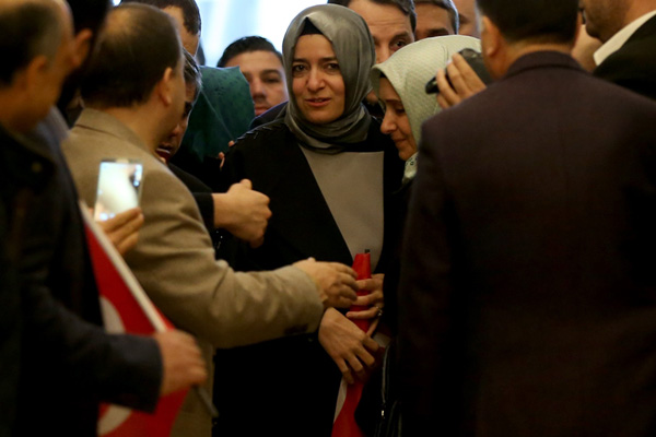 Bakan Kaya, Türkiye'ye döndü