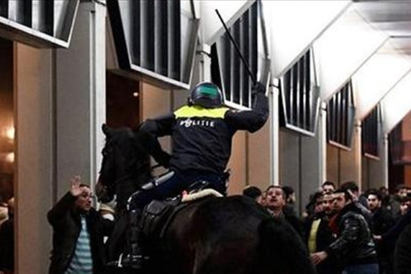 Hollanda'daki polis müdahalesinde 7 Türk yaralandı