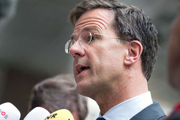 Rutte: Özür dilemeyeceğiz, tehditler devam ederken müzakere olmaz!