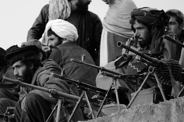 'Hastaneleri ve sivilleri bombalayan ABD ama şiddet yanlısı aşırıcı olanlar başkaları'