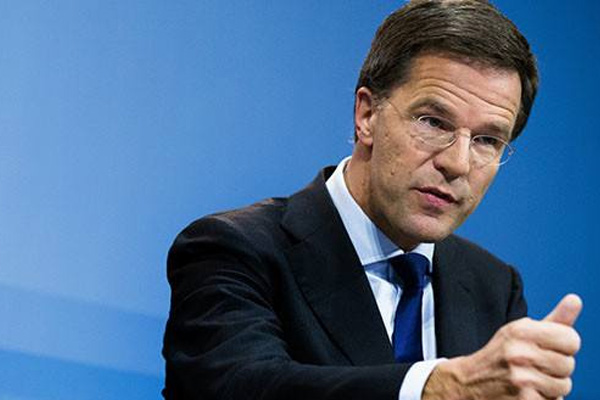 Hollanda'da seçimin galibi Rutte