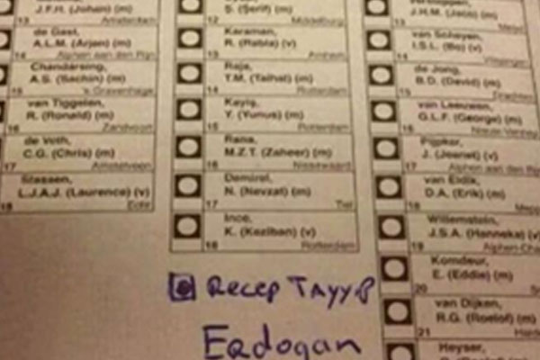 Hollanda'da sandıktan Erdoğan çıktı