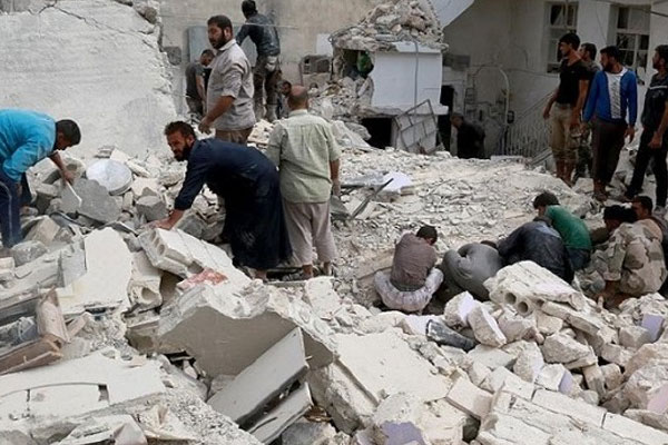 Halep'te camiye hava saldırısı: 58 ölü