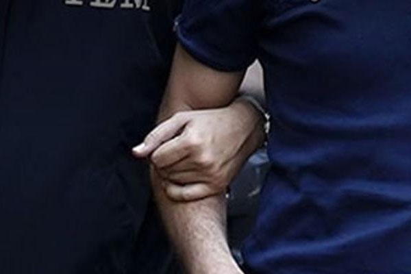 12 askere FETÖ gözaltısı