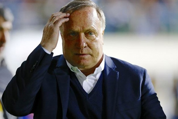 Advocaat, Fenerbahçe'den ayrılacağını açıkladı