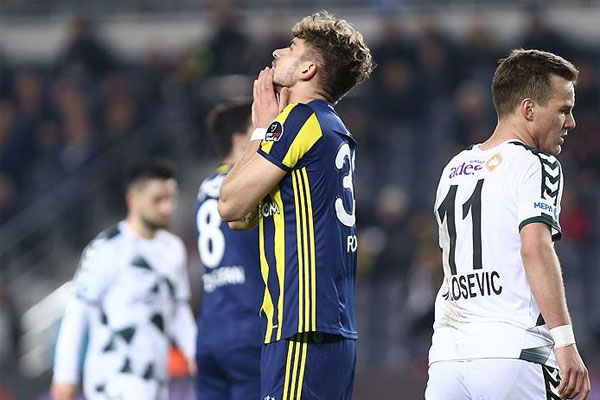 Fenerbahçe sahasında Torku Konyaspor'a yenildi