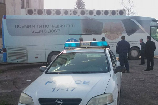 Bulgaristan’da Türk partisinin seçim otobüsüne saldırı