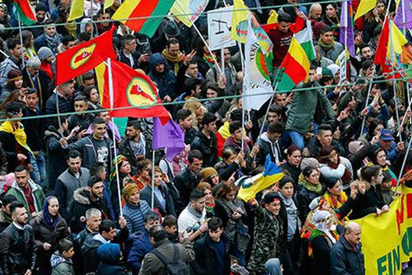 Almanya'da PKK mitingi!