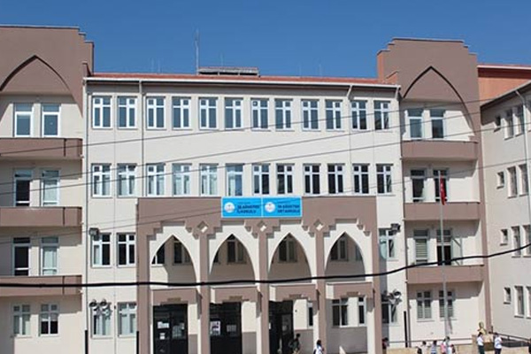 İzmir'de öğrencilerin çıplak arandığı iddiasına soruşturma!