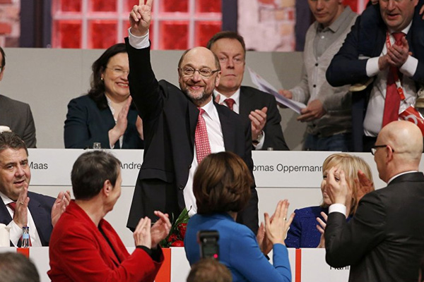 Schulz, Merkel'e rakip oluyor