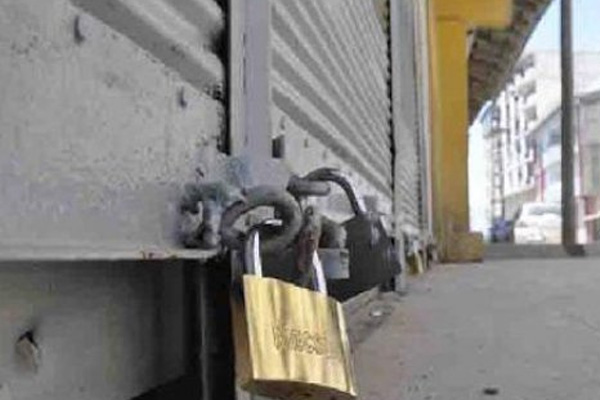 Güneydoğu'da esnaf HDP'li vekilleri protesto ediyor