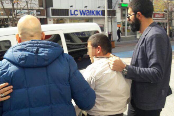 Üniversiteli kızı taciz eden şahsa linç girişimi