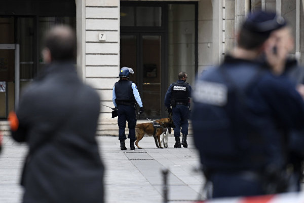 Paris'teki mali savcılık ofisinde alarm!