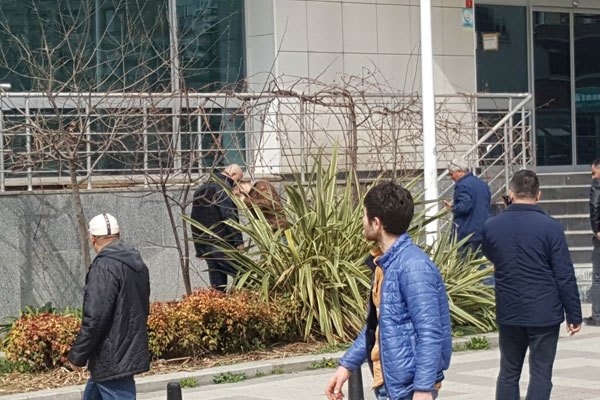 Miting alanı yakınında şüpheli paket paniği