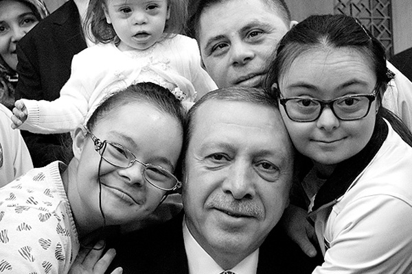 Erdoğan'ın down sendromlu çocuklar ile buluşması