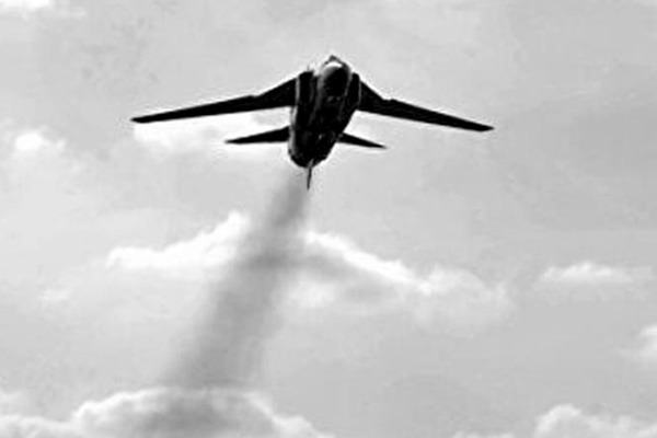 Esed'e ait uçak düşürüldü