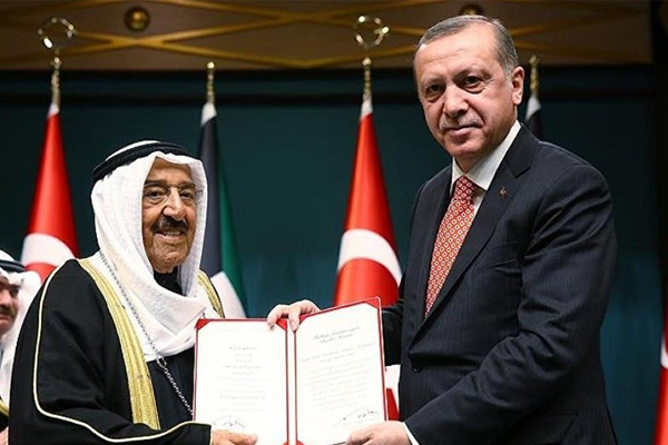Erdoğan'dan Kuveyt Emiri el Sabah'a Devlet Nişanı