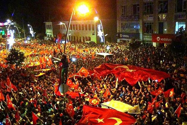 Sosyal medyada 'darbe' karmaşası