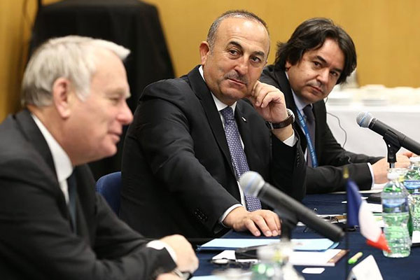 Çavuşoğlu, Fransız mevkidaşı ile Suriye'yi görüştü