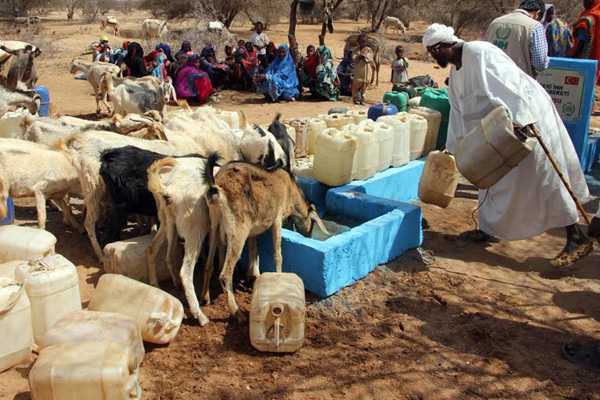 ​İHH, Afrika’nın unutulmuş bölgelerinde su kuyusu açıyor