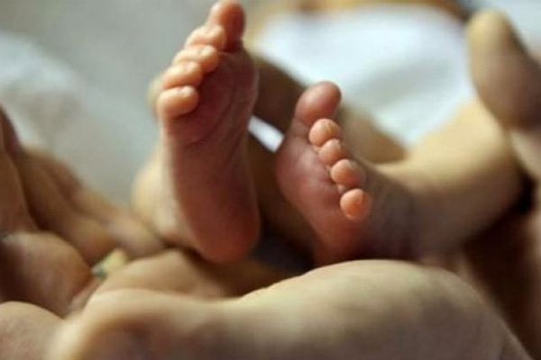 9 günlük bebeği 4 bin liraya sattılar!